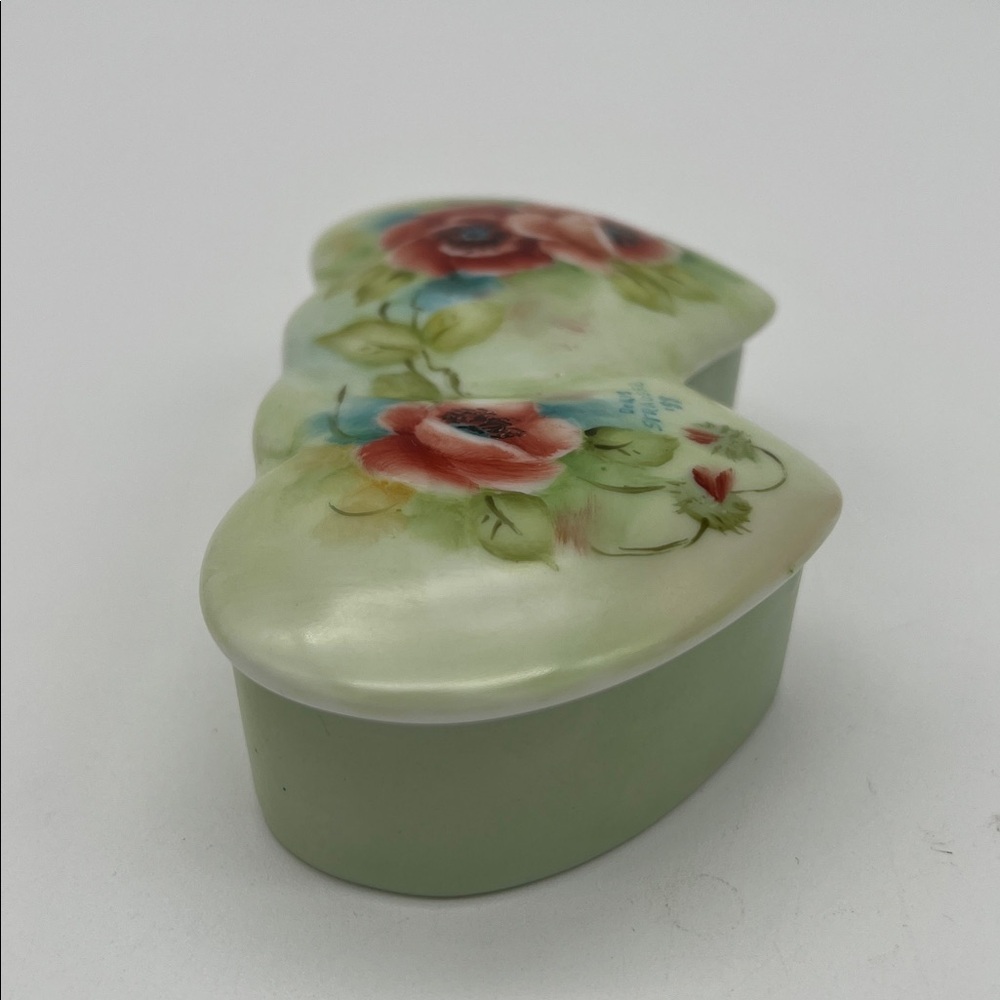 Vintage Hand-Painted Porcelain Rose Heart Trinket Box Signed Doris Strauser 1988 - Picture 5 of 12